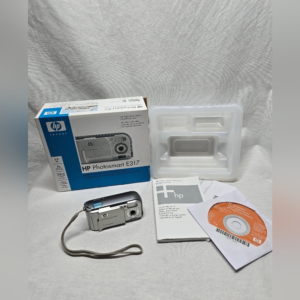 HP Photosmart E317 5.0MP Compact Digital Camera - Silver - Tested Working